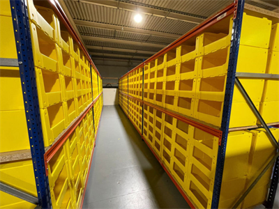 Пластиковые контейнеры для комплектования