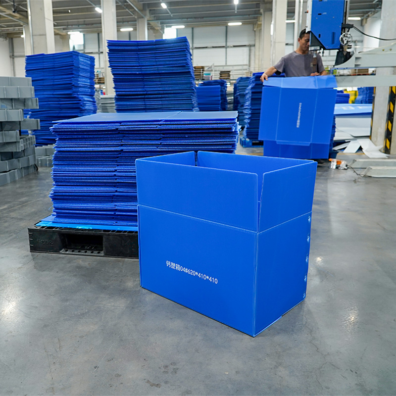 Гофрированные пластиковые коробки — удобное и чистое решение для переезда и хранения