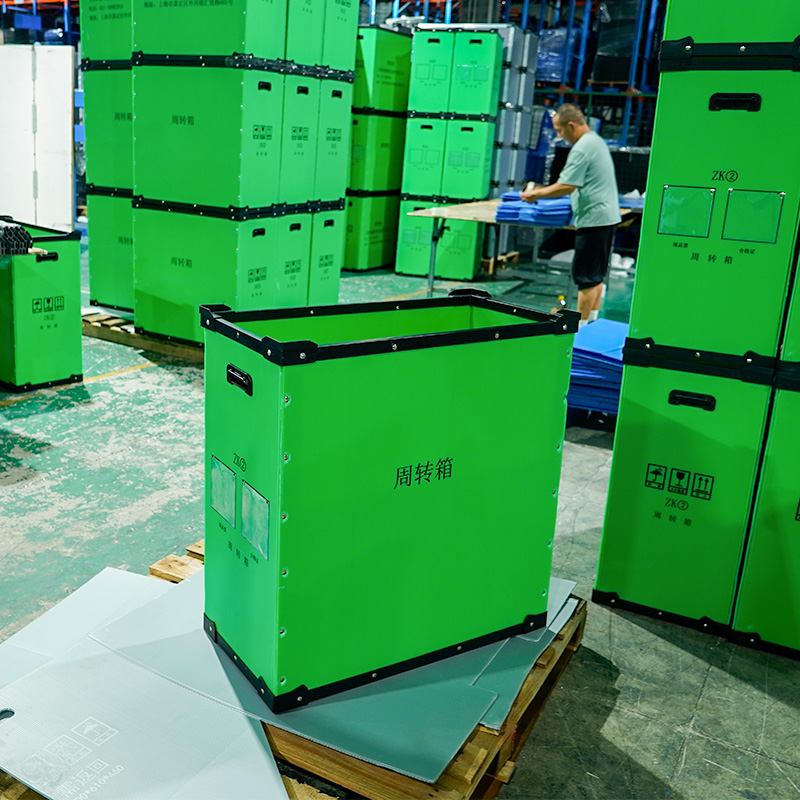 Гофрированные пластиковые коробки — удобное и чистое решение для переезда и хранения