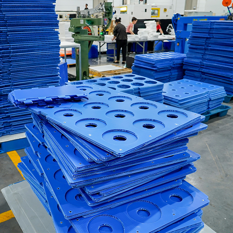 Пластиковые гофрированные коробки для переезда и упаковки хрупких предметов