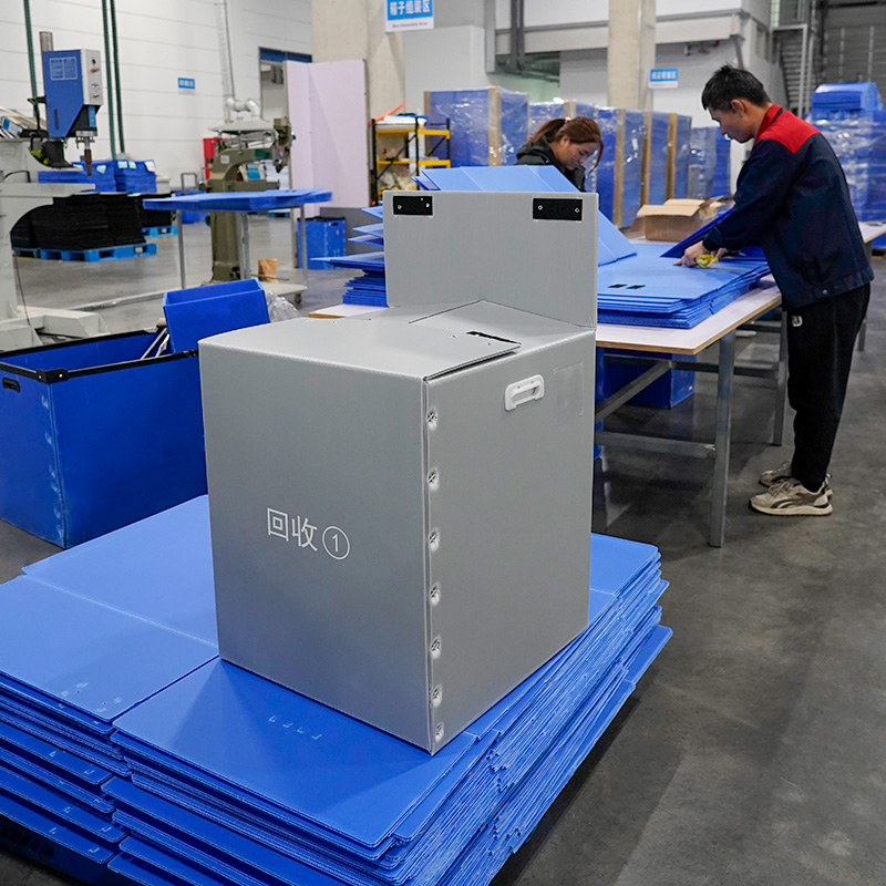 Короб из гофропластика для хранения продукции на складе