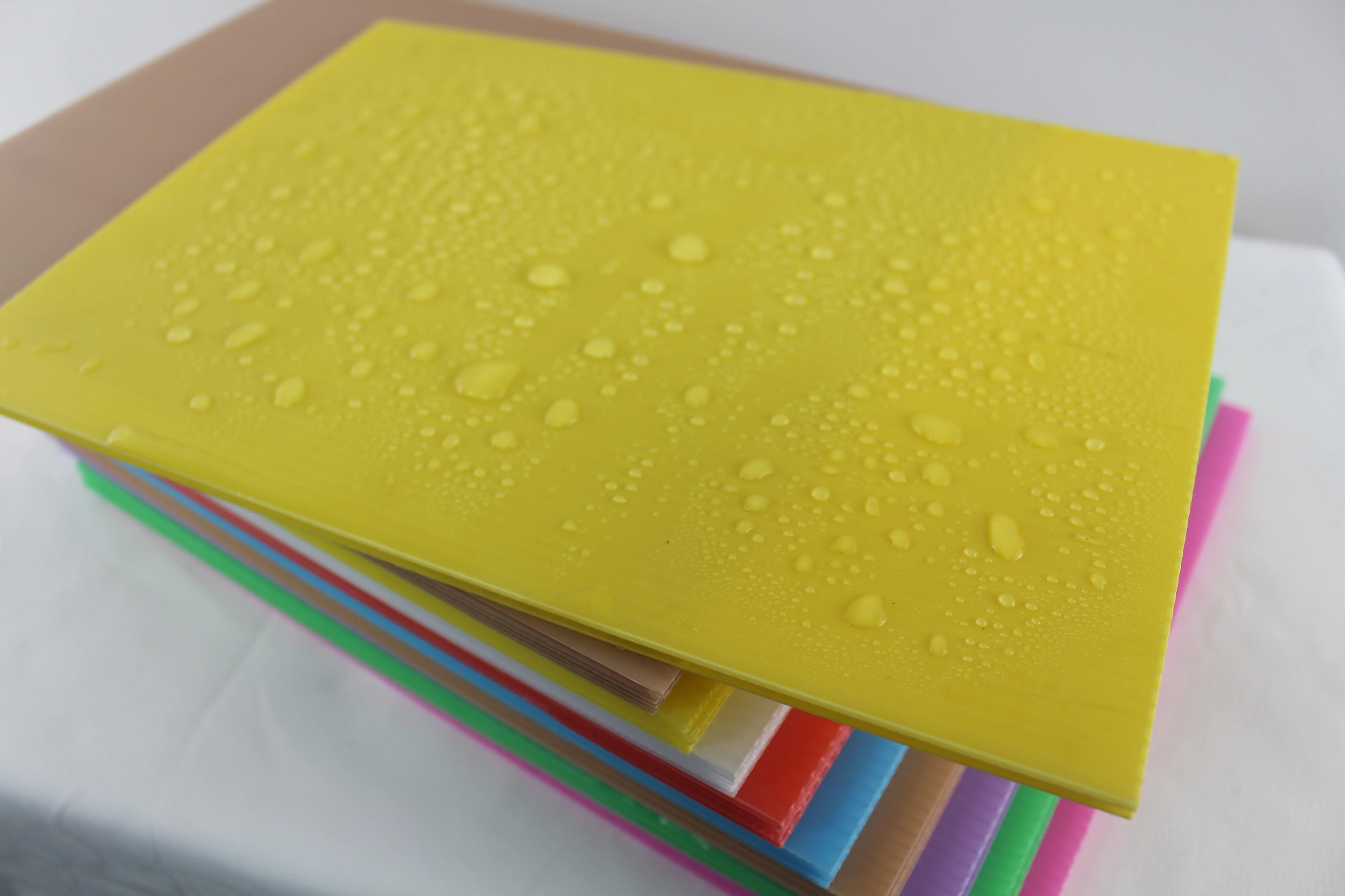 Гофрированный лист PP из вторичного сырья: где граница между экономией и риском для качества? Гофрированный лист PP из вторичного сырья: где граница между экономией и риском для качества?