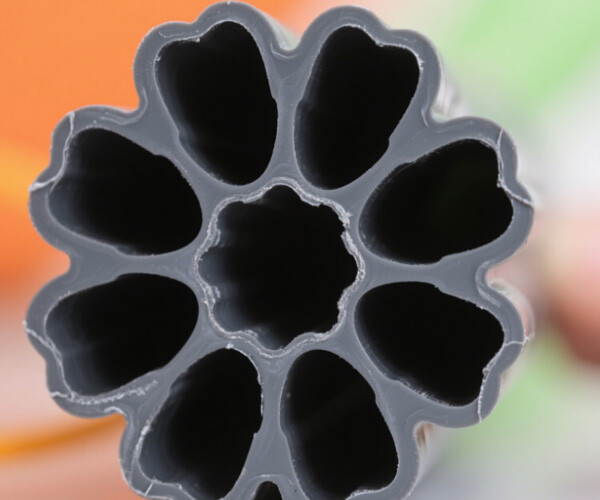 Коммуникационная труба из ПВХ с семью отверстиями для цветка сливы