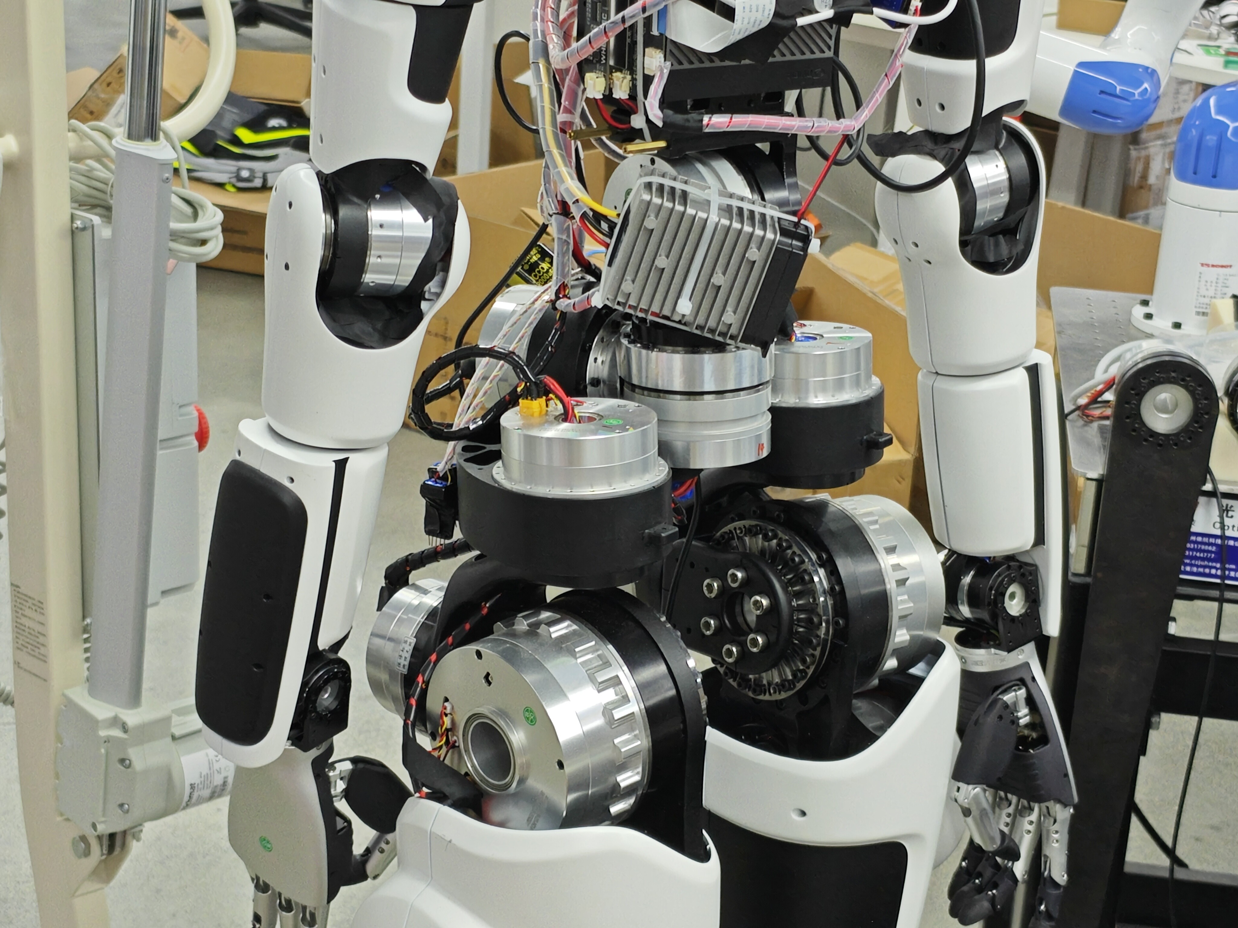 гуманоидный привод