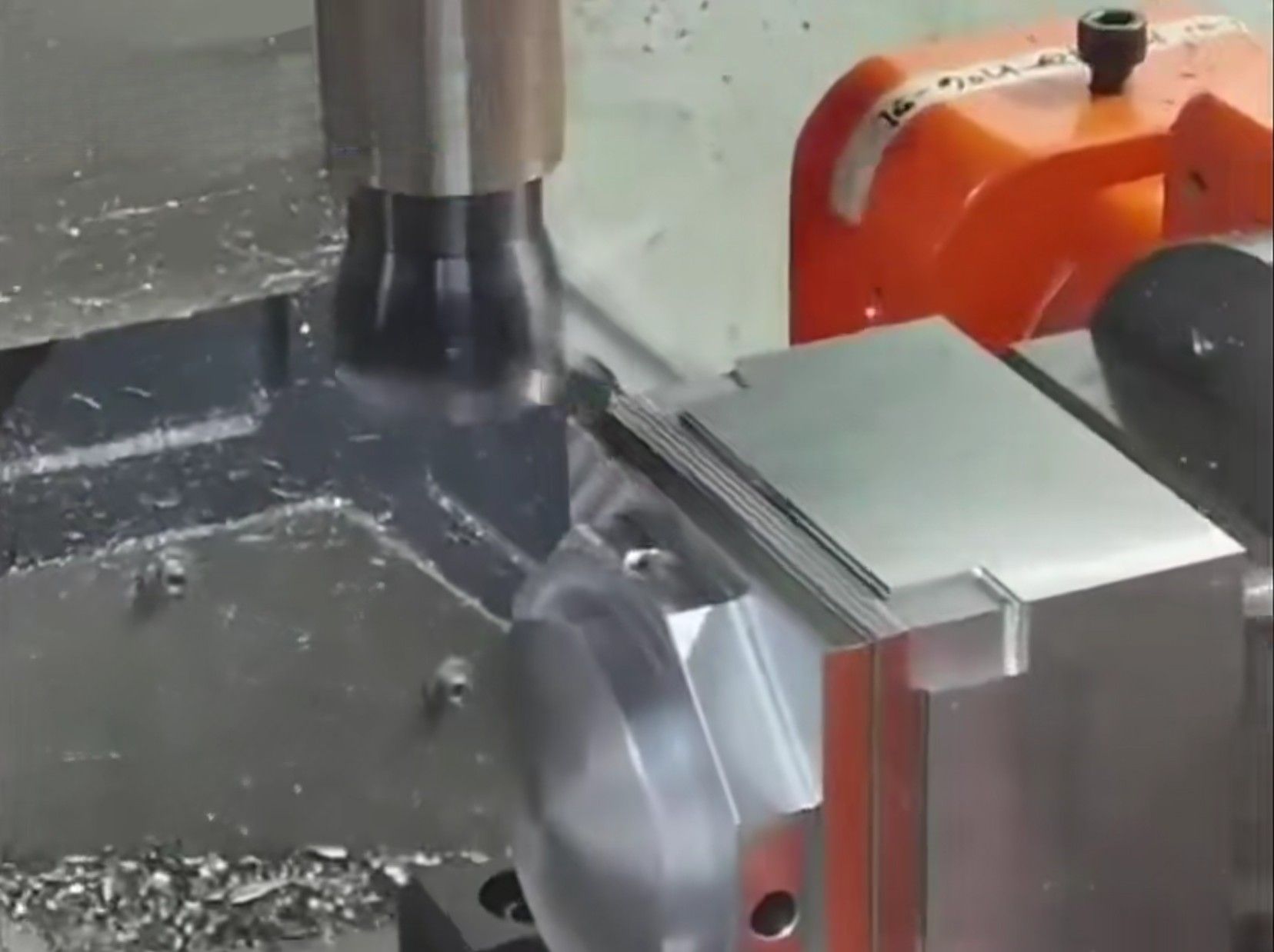 автоматизированный поворотный стол