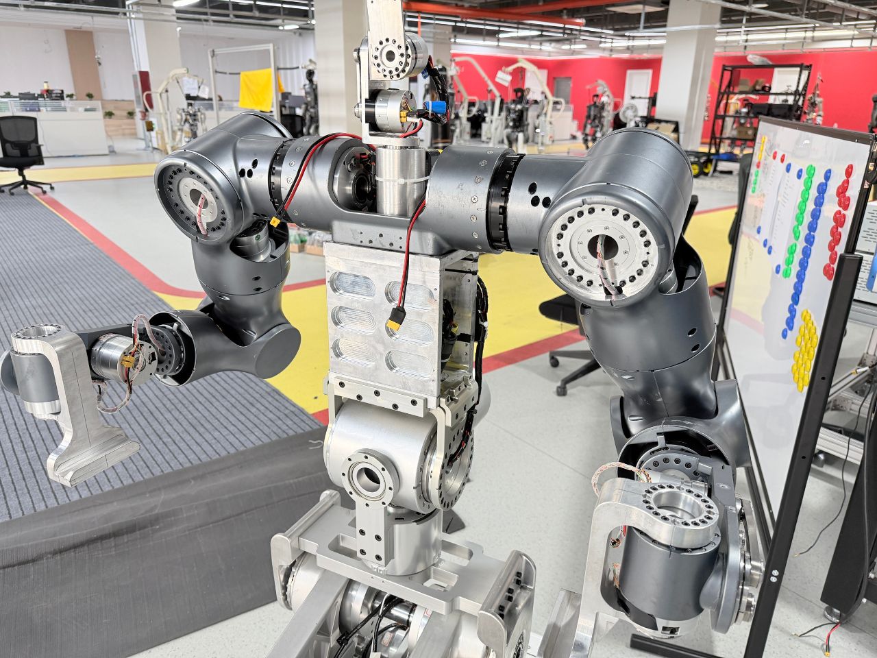 привод сустава роботизированной руки