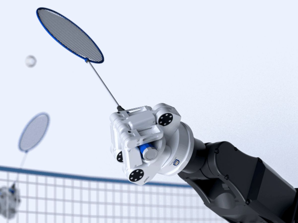 роботизированная рука с электрическим захватом