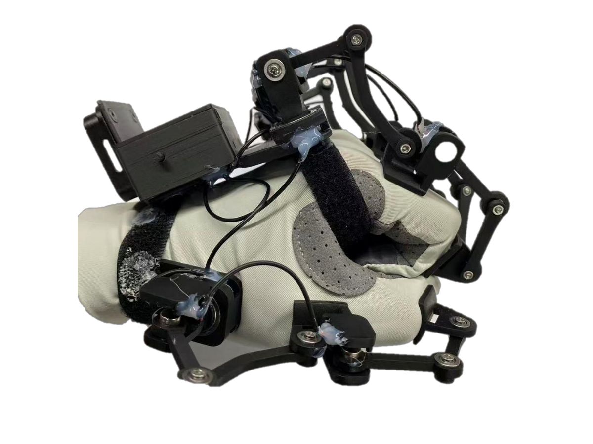 Высокоточная механическая перчатка-экзоскелет для дистанционного управления