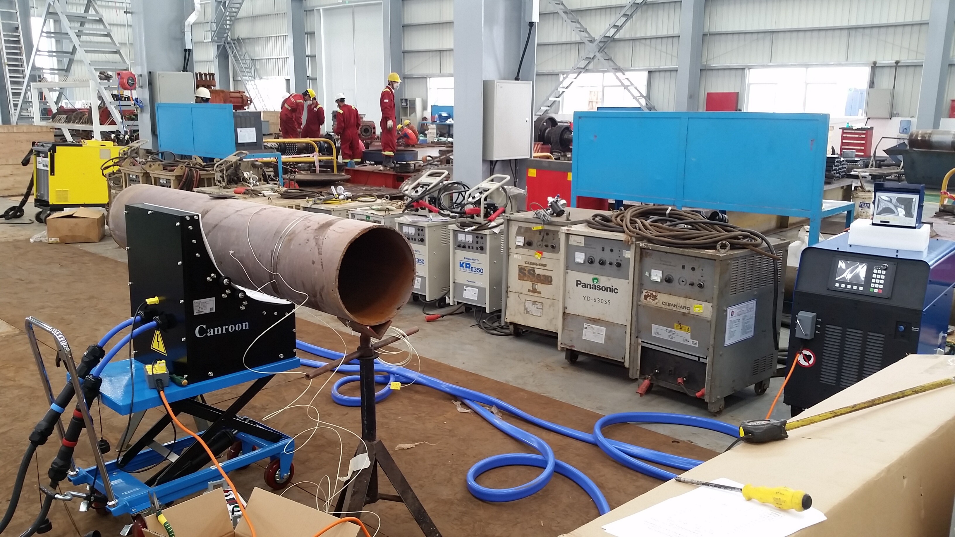 CR2000 induction heating makes tube-plate surfacing easy