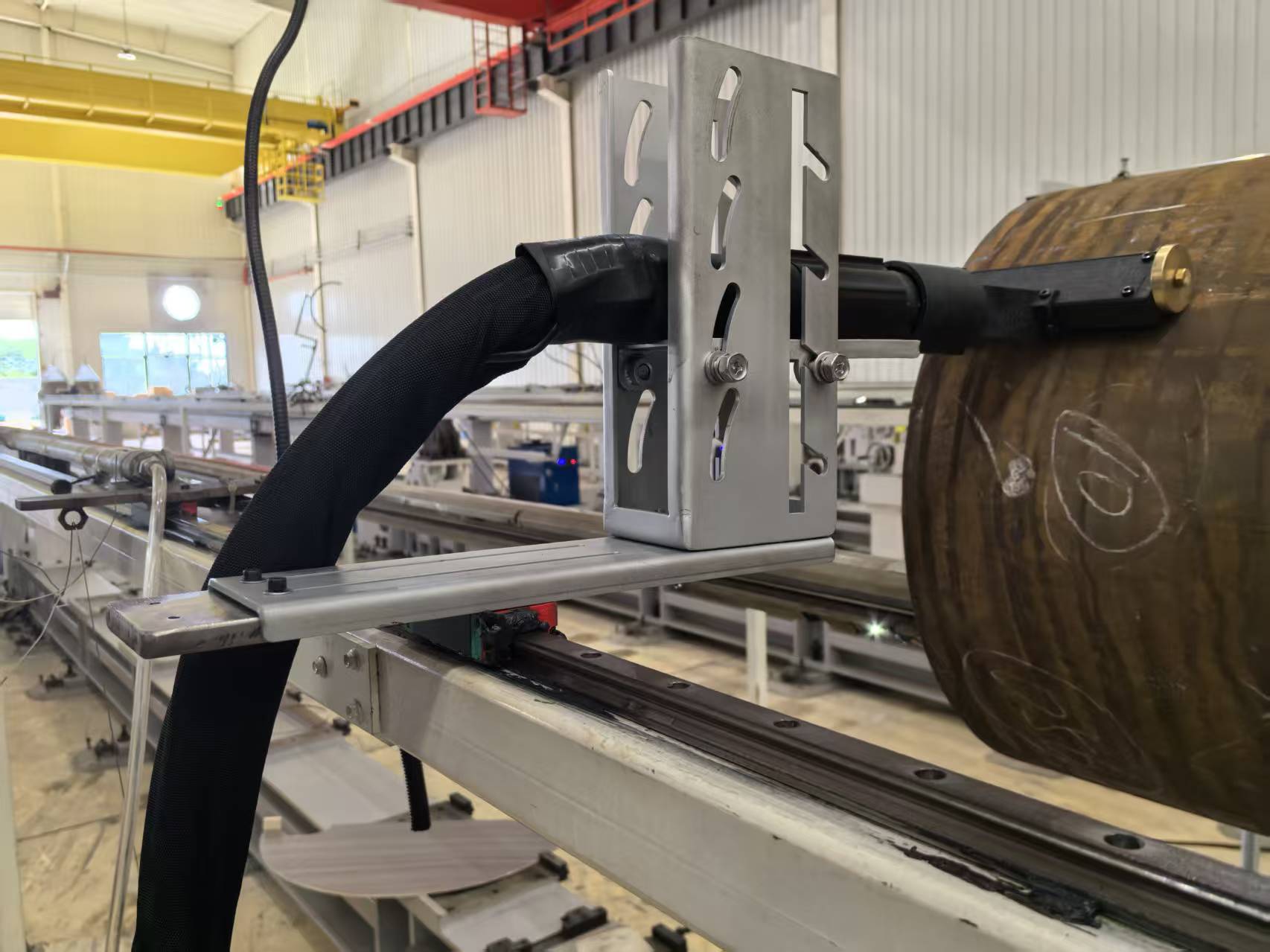 High-Precision Industrial Pipe Cladding with Canroon’s CR2100 Induction System