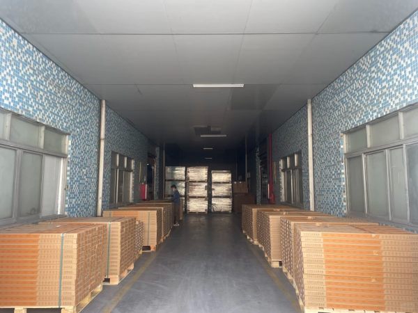 广东这家SPC锁扣地板工厂真卷_8_SPC石晶地板墙板厂家_来自小红书网页版