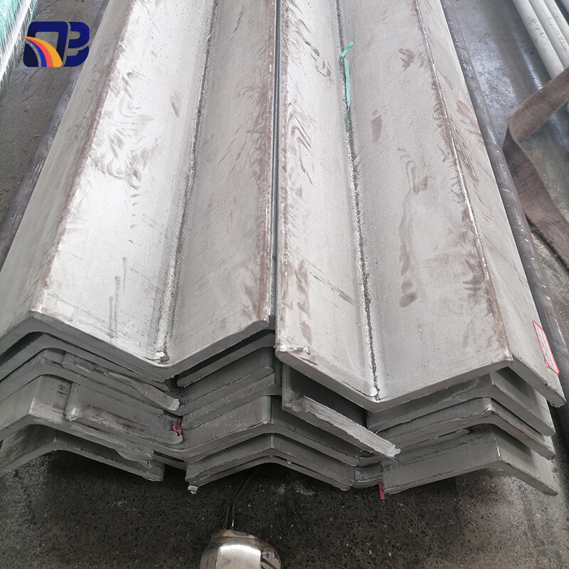 Угловой стальной профиль