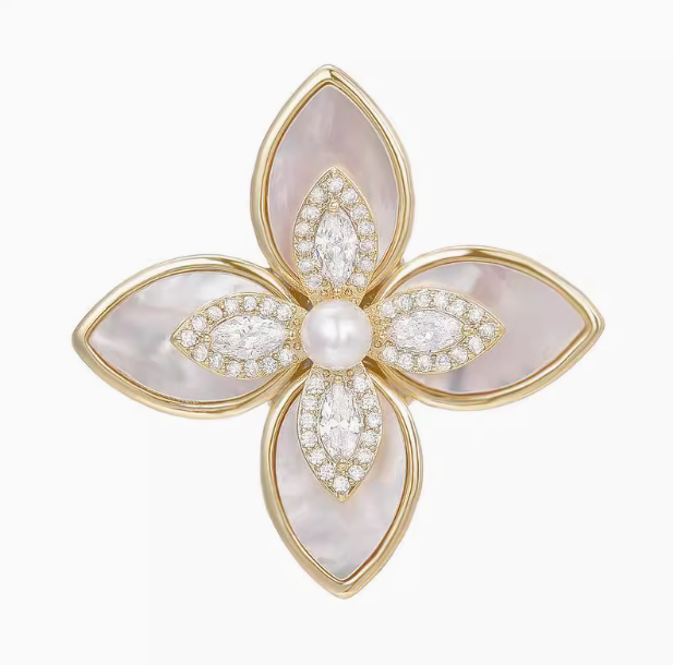 Versatile, fashionable, individual, temperament, new four-leaf flower pearl magnetic buckle, thick gold-plated light luxury clothing, anti-walking corsage