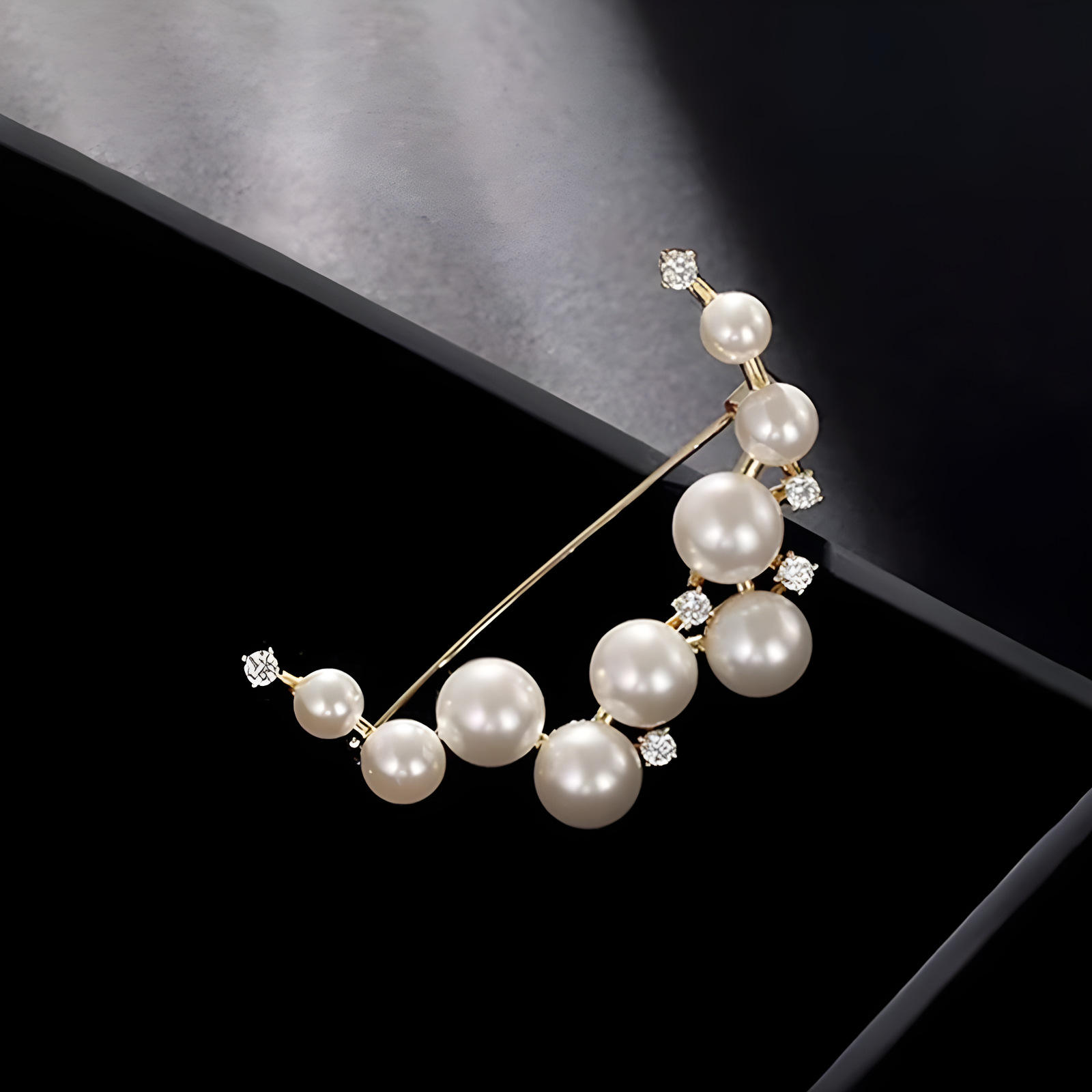 Pearl Brooch Pins Crystal Rhinestone Moon Lapel Pin Clothes Accessories Gifts Holiday Jewelry Wedding Party for Women Girls