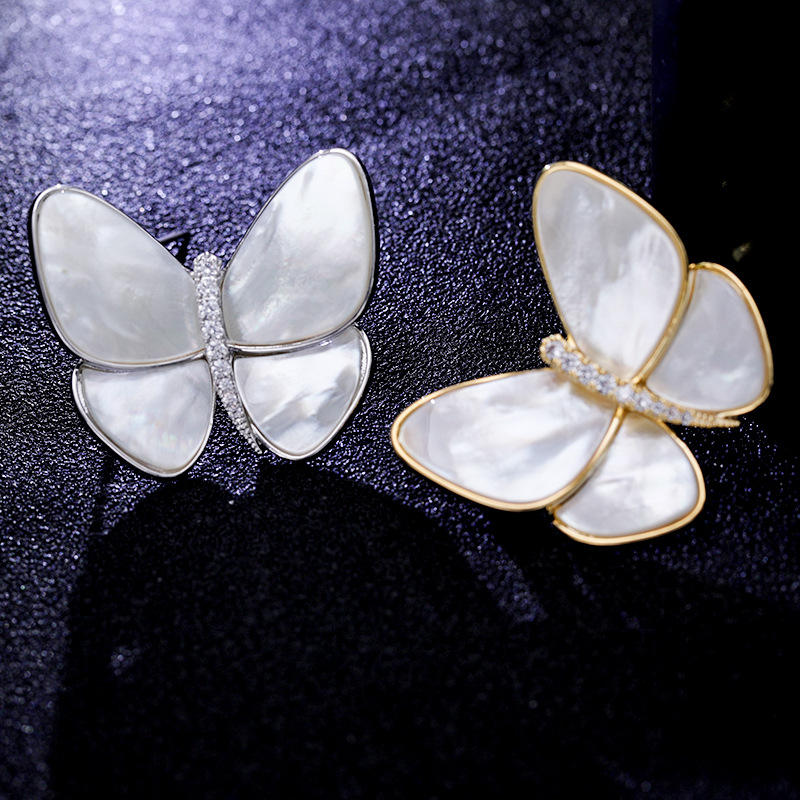 Korean Fashion Diamond Pearl Series Brooch Men's Women's Butterfly Flower Shape for Weddings Alloy Material