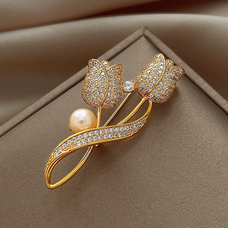 New Elegant Tulips Flower Zircon Pearl Brooch 18k Gold Plated Women's Luxury Full Diamond Rose Flower Brooch Pins for Gift