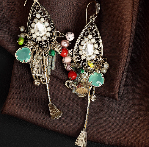 Retro ethnic style tassels bohemian earrings, 2025 new resort style light luxury high-end temperament earrings