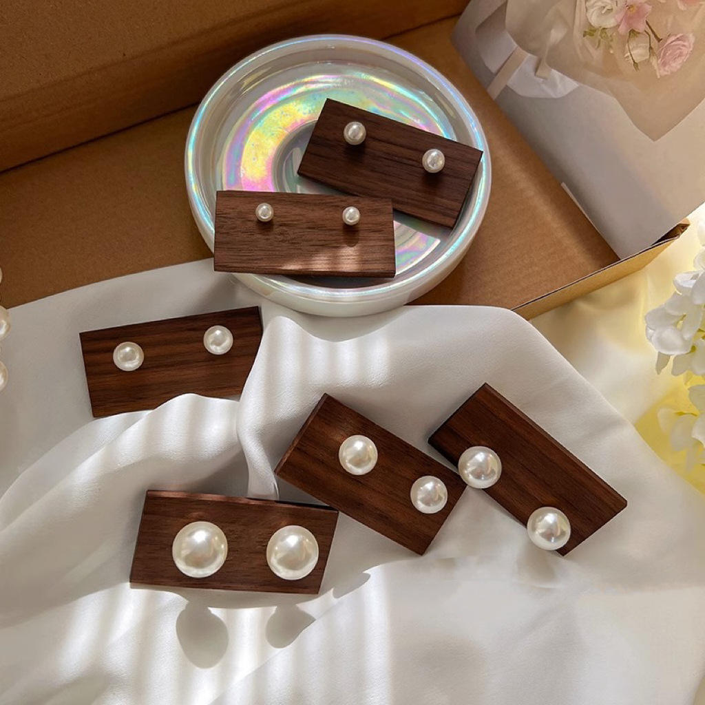 Temperament Simple Earrings Wholesale Different Sizes Custom Shell Pearl Charm Stud Earrings