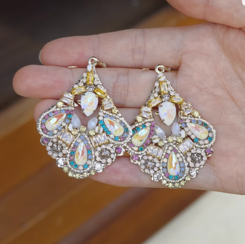 Bohemian style colored diamonds are full of famous style handmade vintage earrings, exaggerated temperament earrings, and flashy earrings