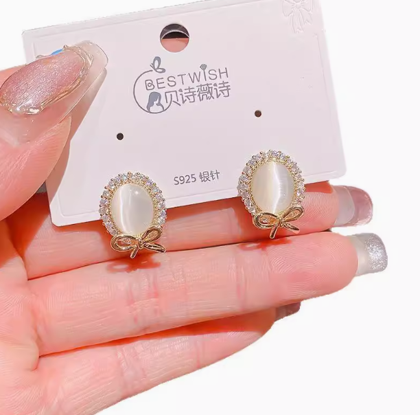 Gentle, simple, delicate, inlaid with opal, romantic temperament, stud earrings, earrings, female