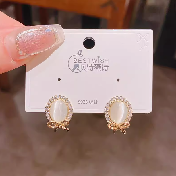 Gentle, simple, delicate, inlaid with opal, romantic temperament, stud earrings, earrings, female