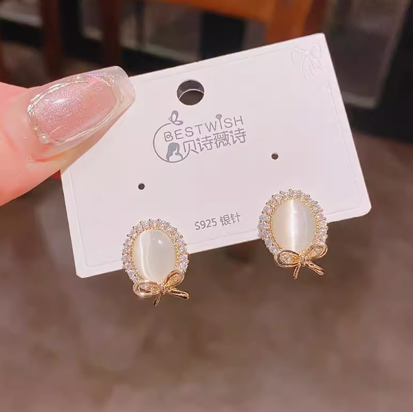 Gentle, simple, delicate, inlaid with opal, romantic temperament, stud earrings, earrings, female