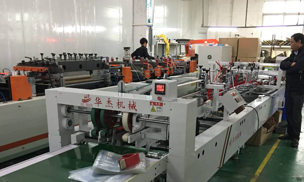Automatic adhesive machine