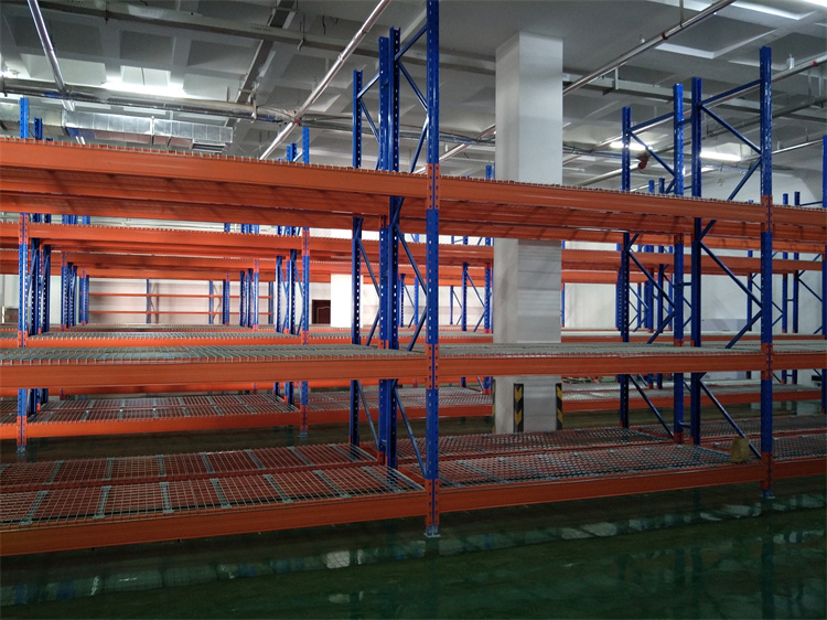 Un cliente canadiense ha comprado nuestras estanterías de palés