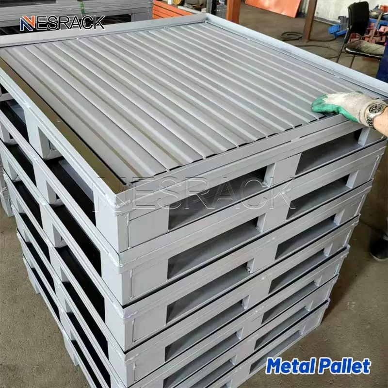 Paleta metálica