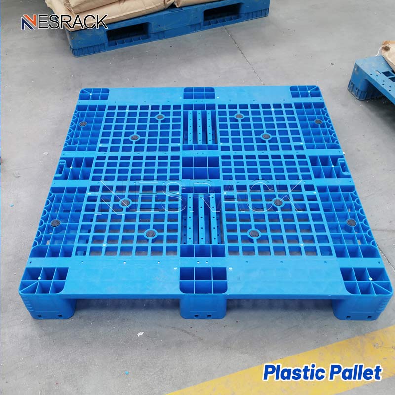 Пластиковый лоток