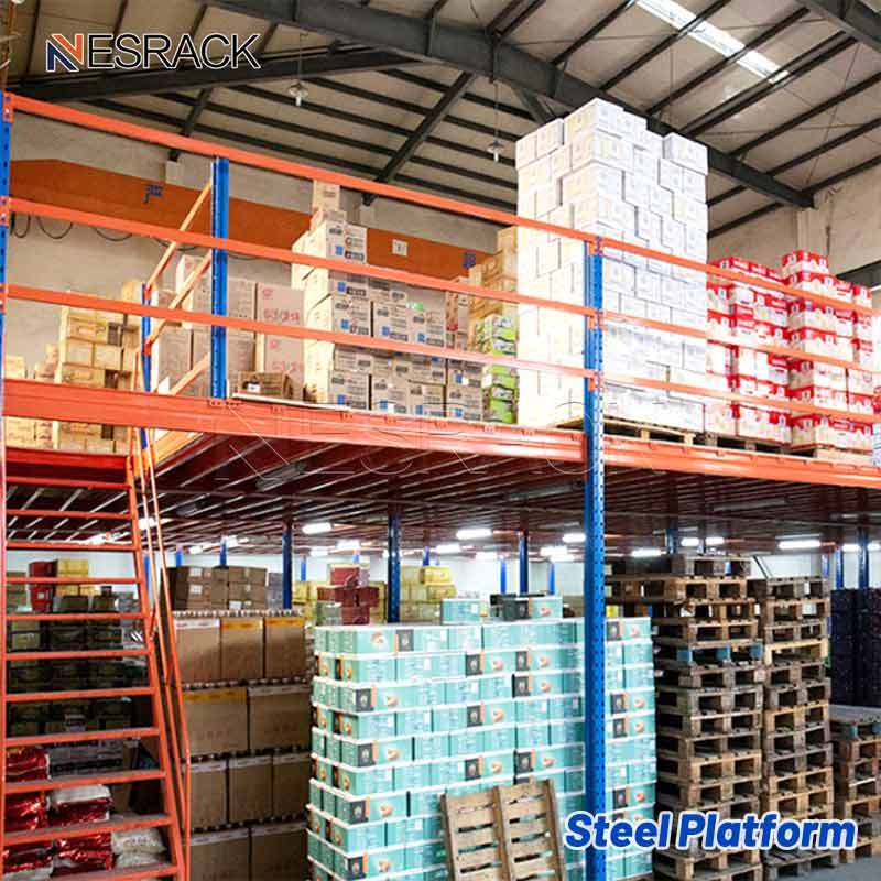 Мезонин и стальная платформа