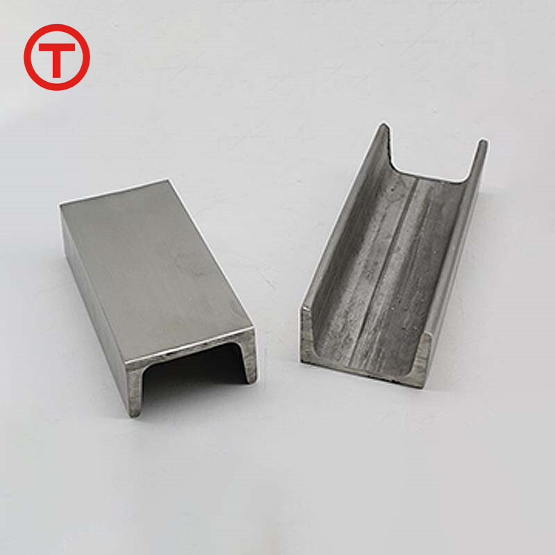 Стальной швеллер