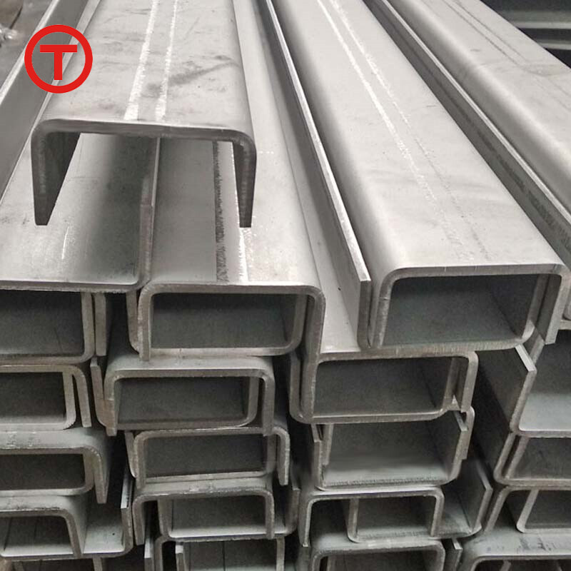 Стальной швеллер