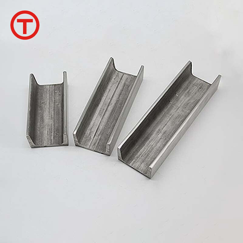 Стальной швеллер