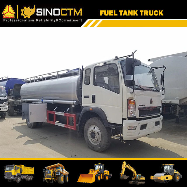 SINOTRUK HOWO 4X2 Light Fuel Tank Truck 7cbm