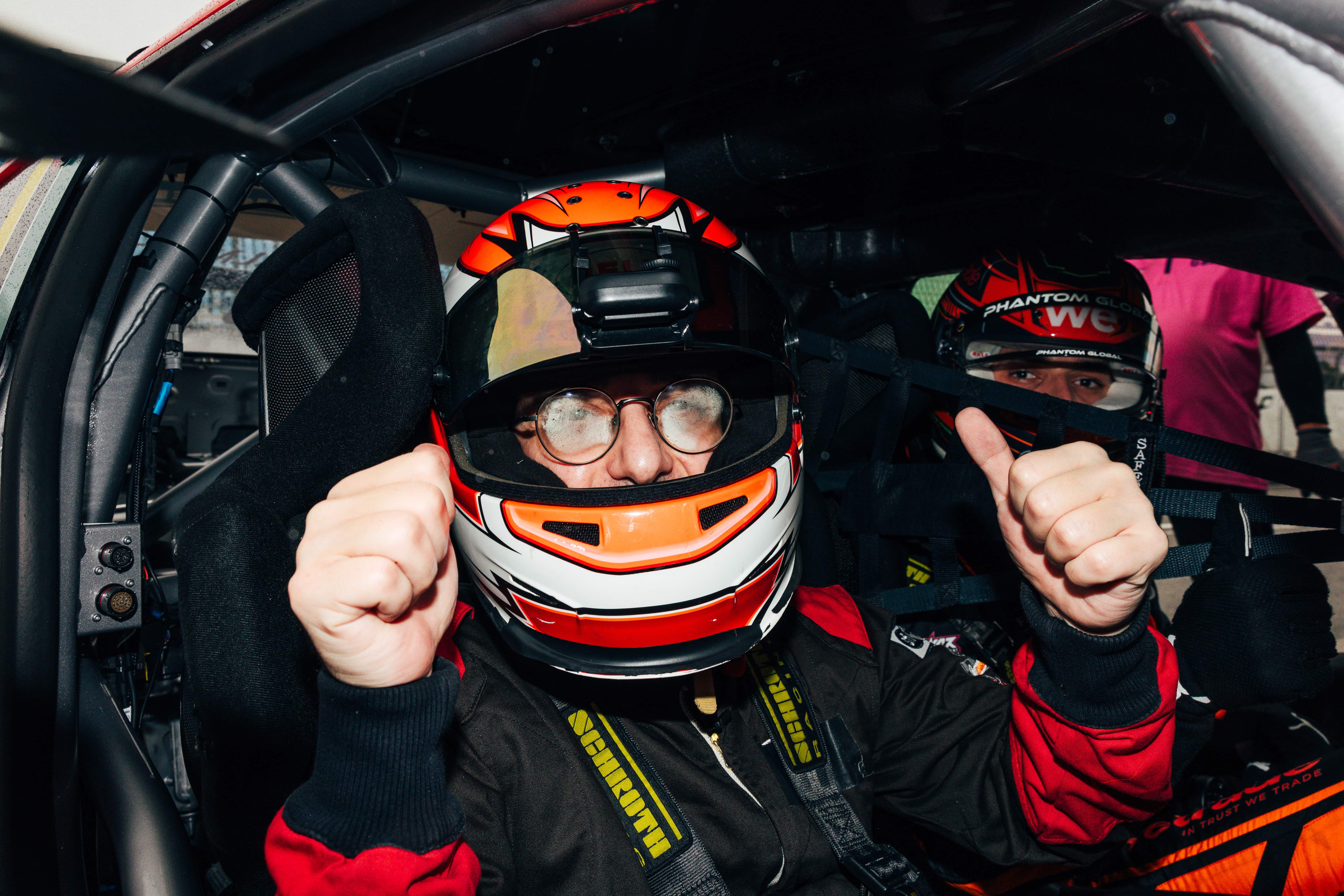 驭势而上,竞速新章:WeTrade 领航 PCCA 2026 珠海官方试车日 驭势而上,竞速新章:WeTrade 领航 PCCA 2026 珠海官方试车日