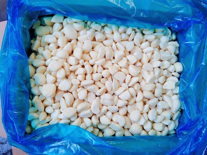 Peeled Garlic Cloves