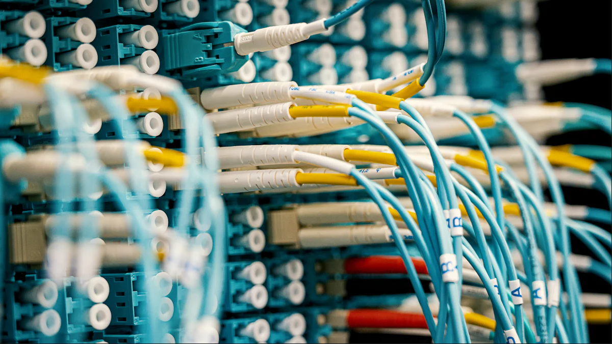 Tecnologia de aquecimento por indução na indústria de fabricação de fibras ópticas