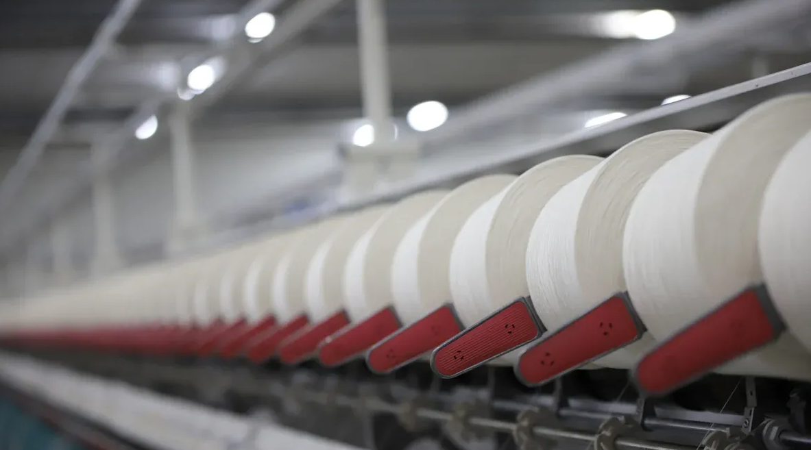 Como o Inversor de Frequência Canroon Melhora a Eficiência de Máquinas de Enrolamento Industrial