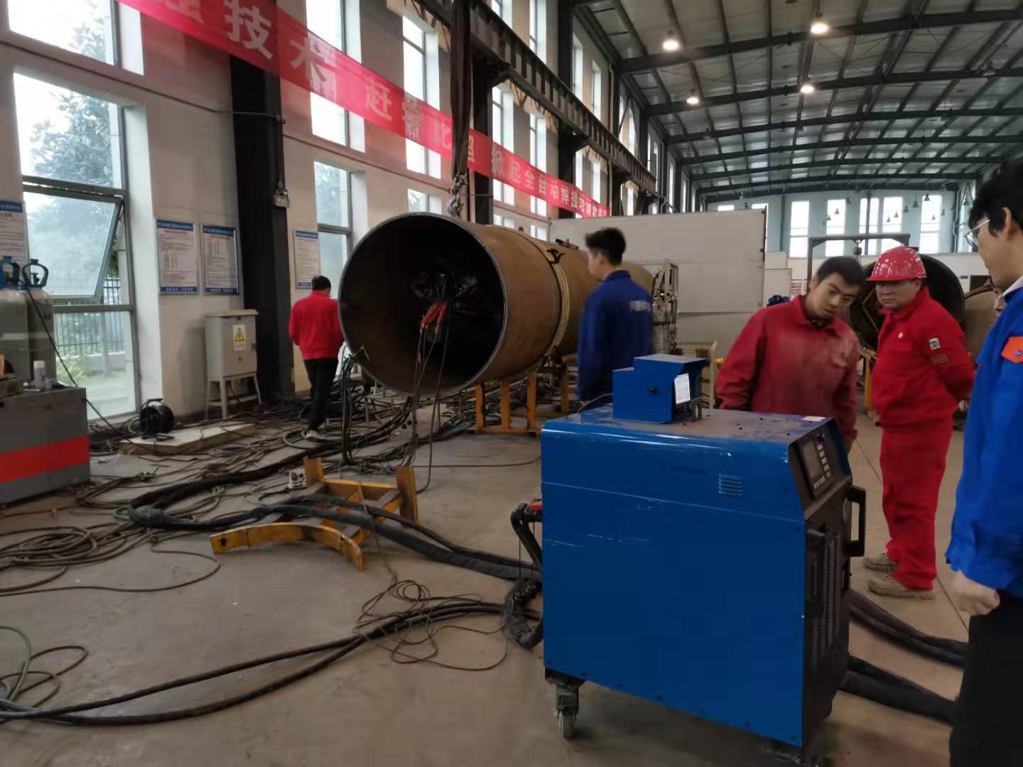 Aplicación de calentadores por inducción en el tratamiento térmico post-soldadura