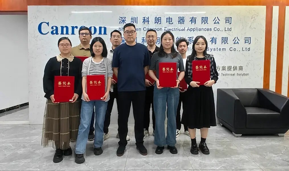 销售精英代表合影