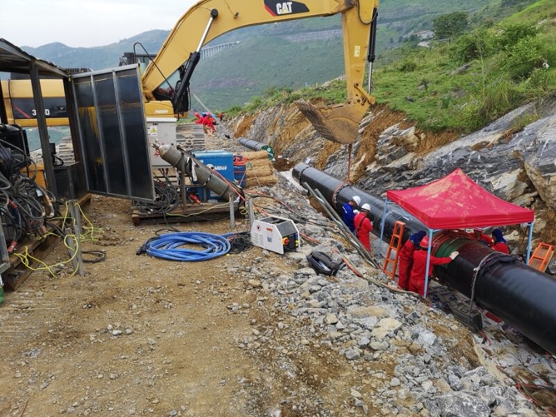 Устойчивое удаление покрытий с помощью индукционного нагрева