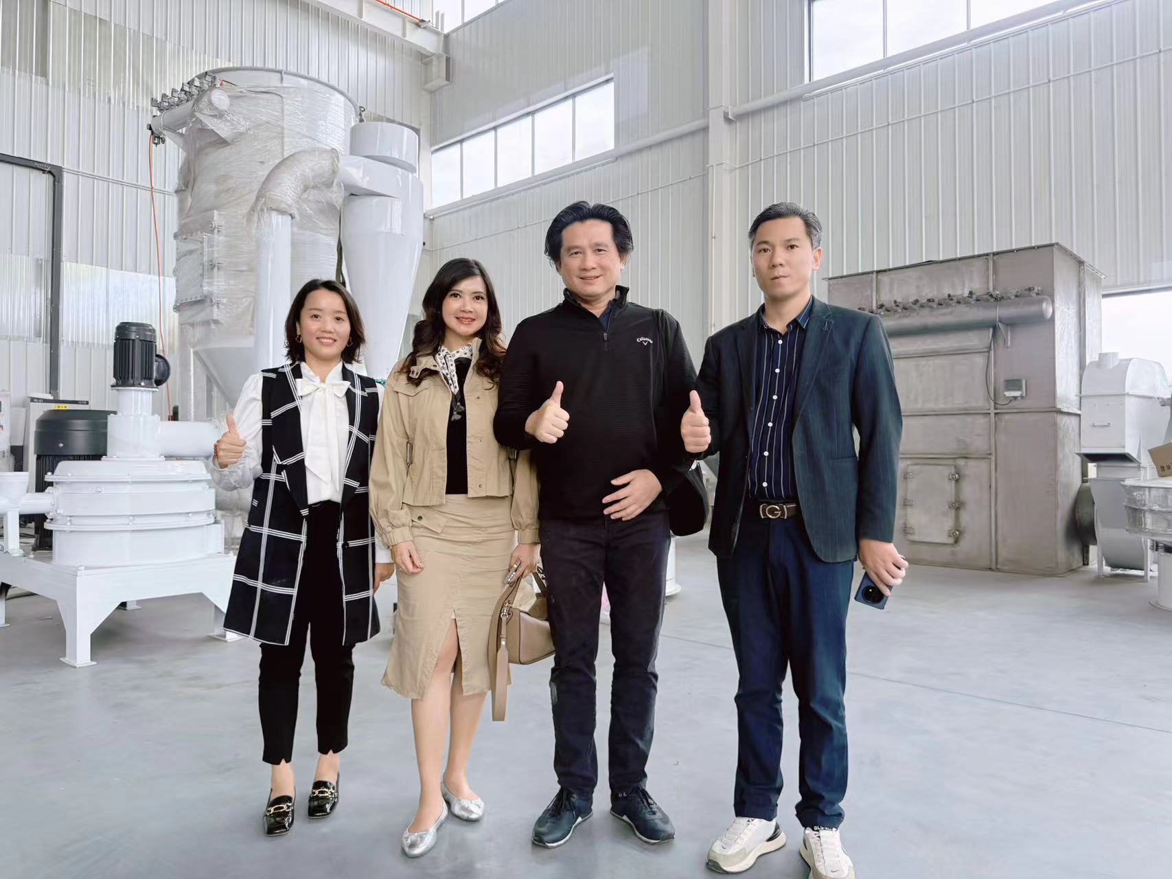 Qingdao Clender тепло приветствует международных клиентов из Индонезии и Египта