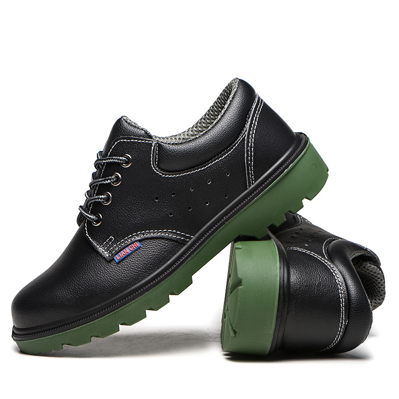 What features should you look for in safety shoes?