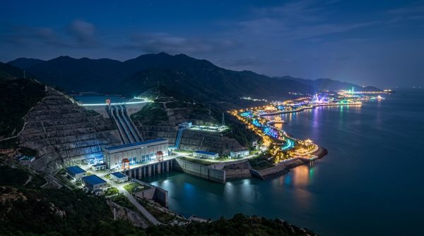 福建云霄抽水蓄能电站投运：绿色能源保障文旅夜间经济