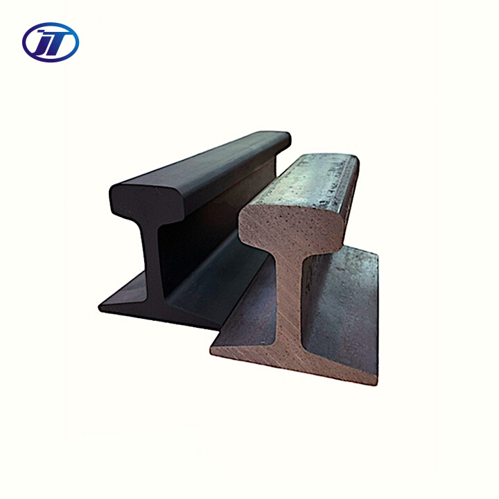 Стальной рельс