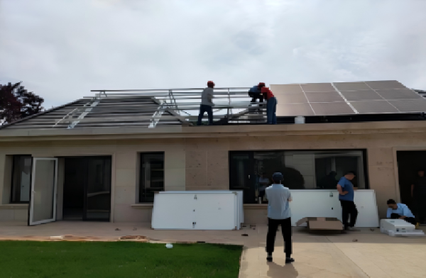 Ubicación del proyecto: Distrito de Lixia, ciudad de Jinan, provincia de Shandong Capacidad instalada: Fotovoltaica 16,5kWp, almacenamiento de energía 10kW/20kWh