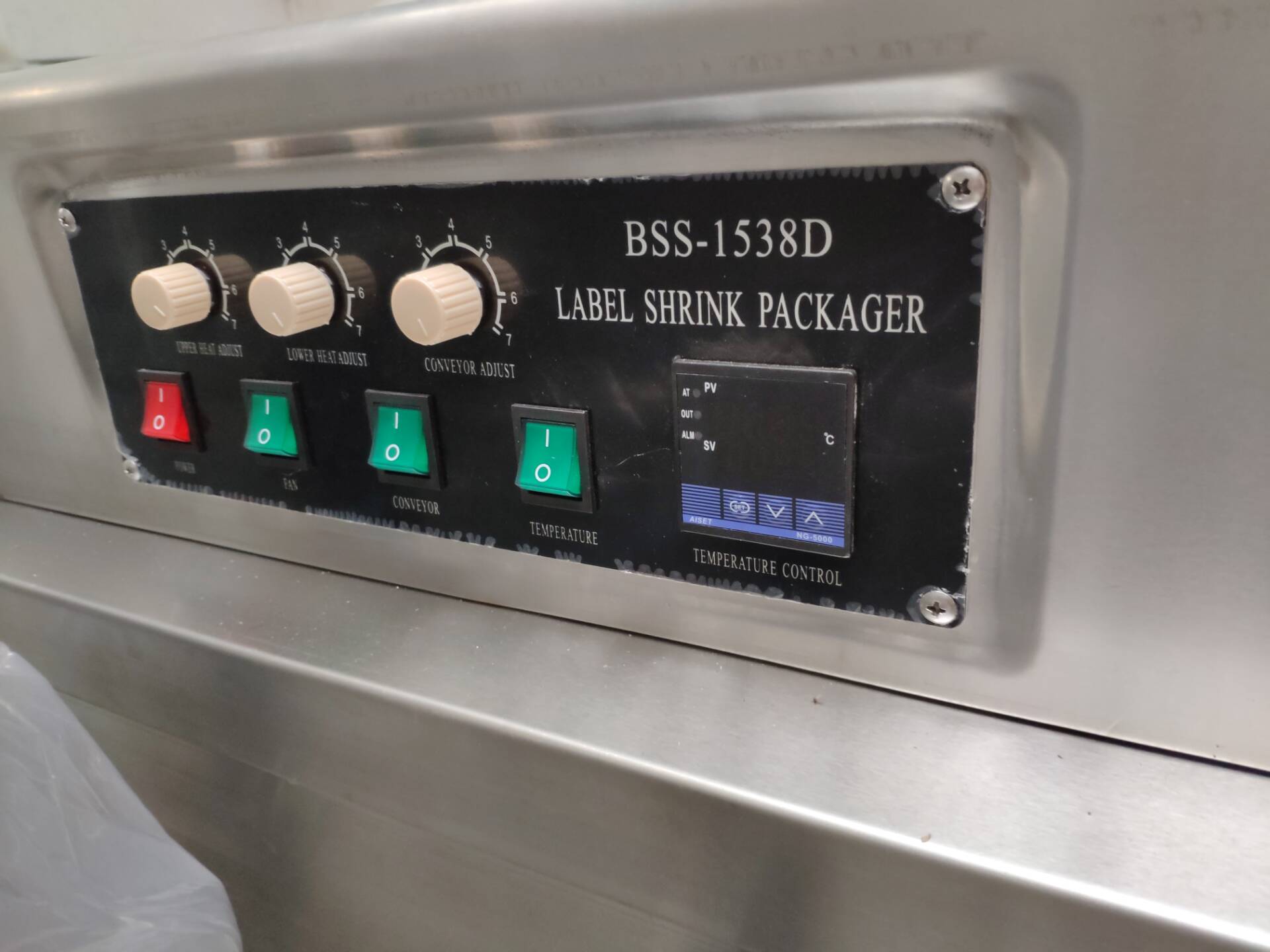 BSS-1538D Plastic Water Bottle Sleeve Label Shrink Wrapping Machine with CE Certification