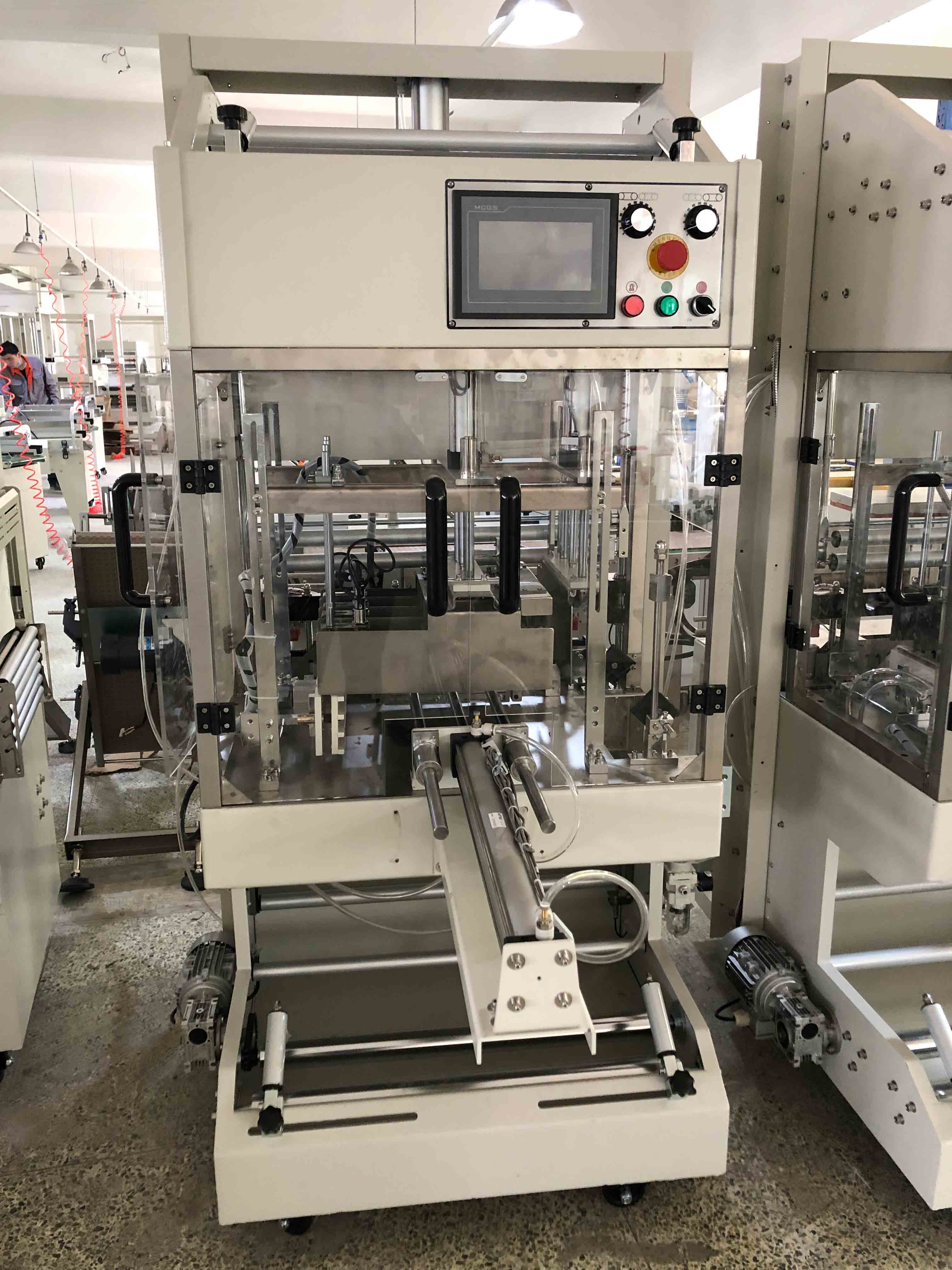 QSJ-5040A & BSE-5040A Automatic Water Bottle Sleeve Wrapper Plastic Film Sealer and Cutter and Shrink Tunnel Packaging Machine