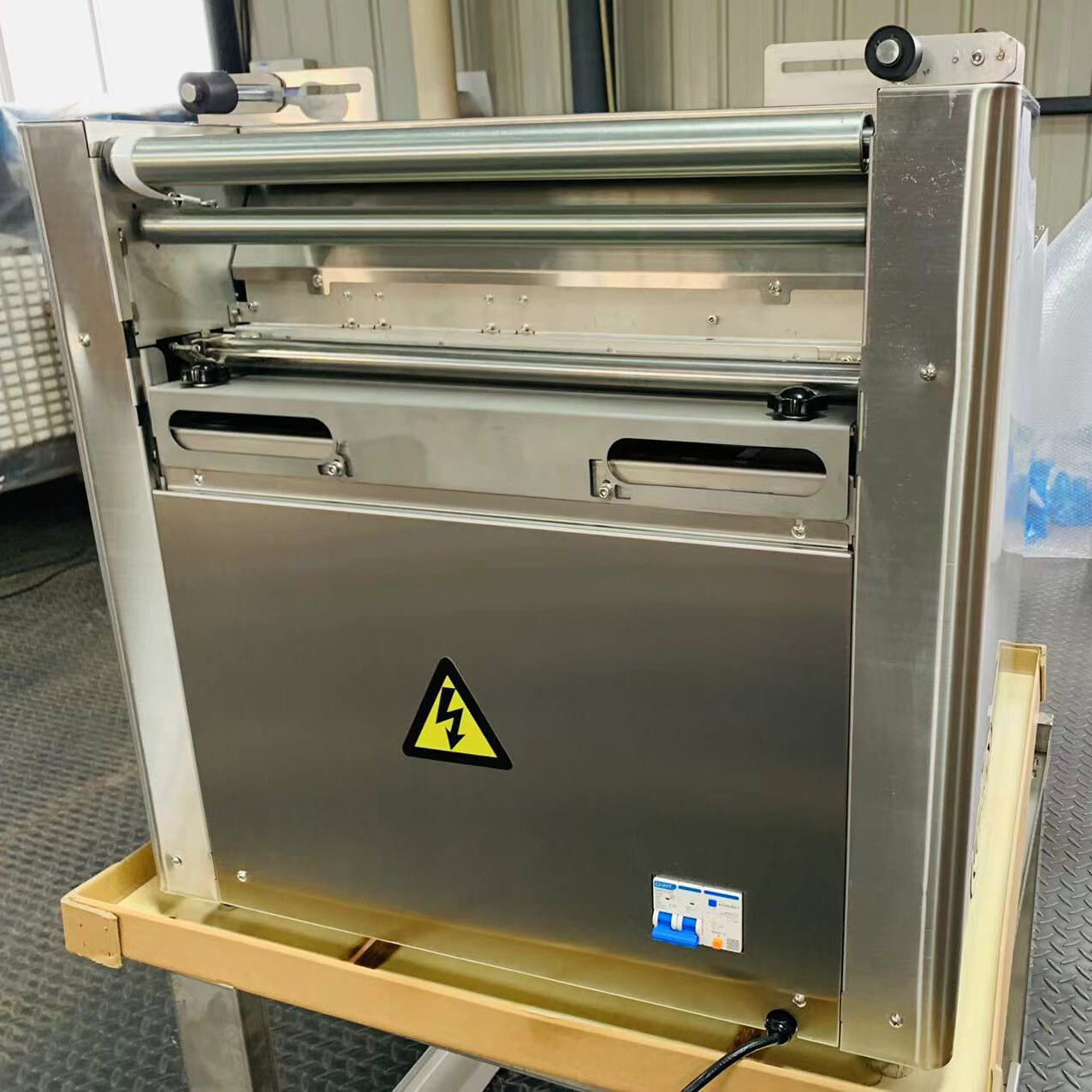 Super X Automatic PE PO PVC Stretch Cling Film Tray Wrapping Packaging Machine